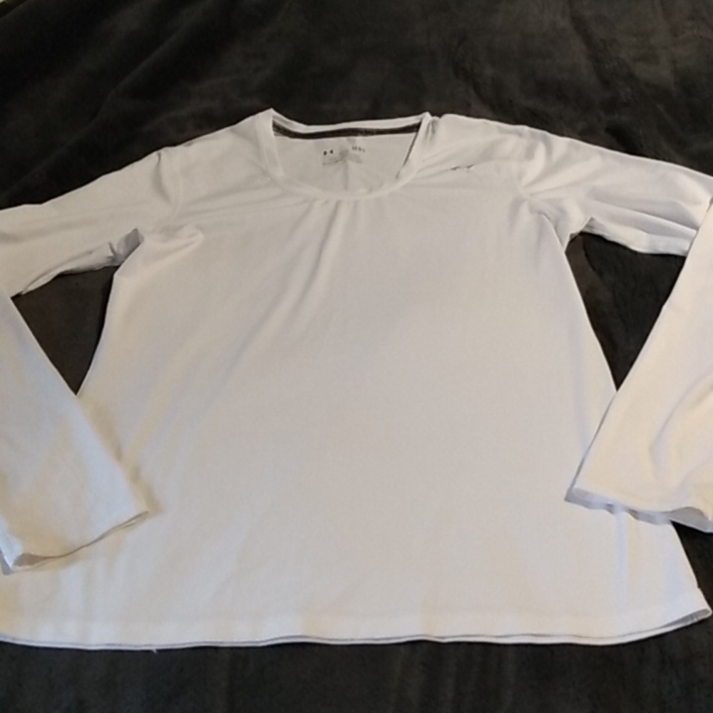Under Armour white heatgear tee